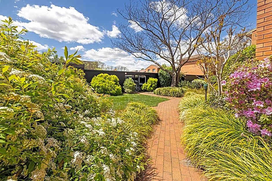 Oxley Court Serviced Apartments