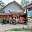 Asim Paris Guesthouse & jungle trekking