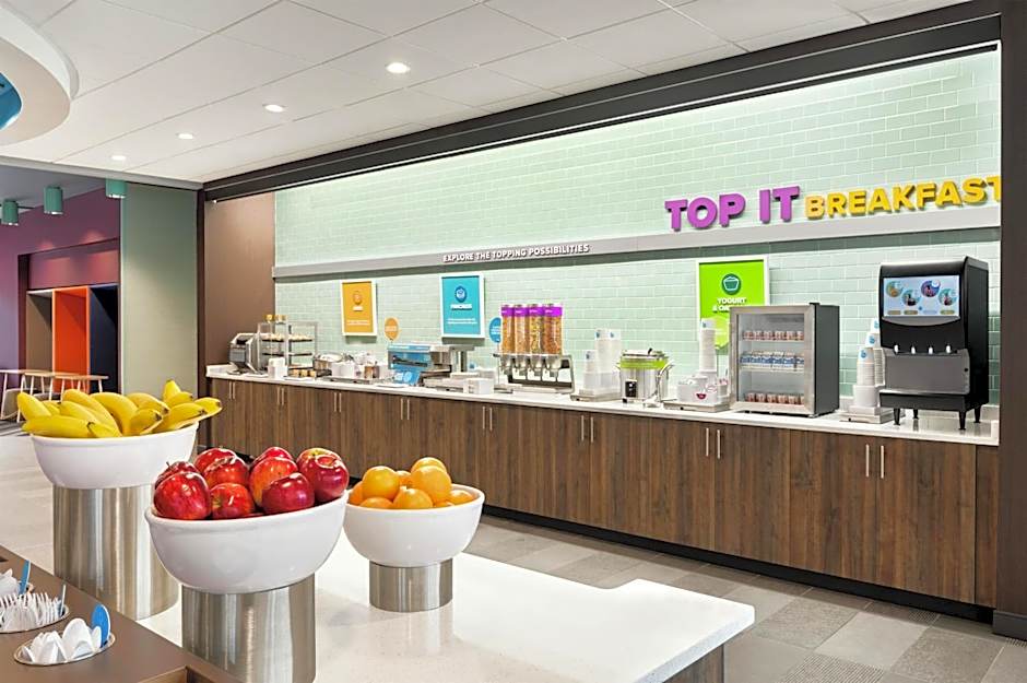 Tru by Hilton Greenville Woodruff Road