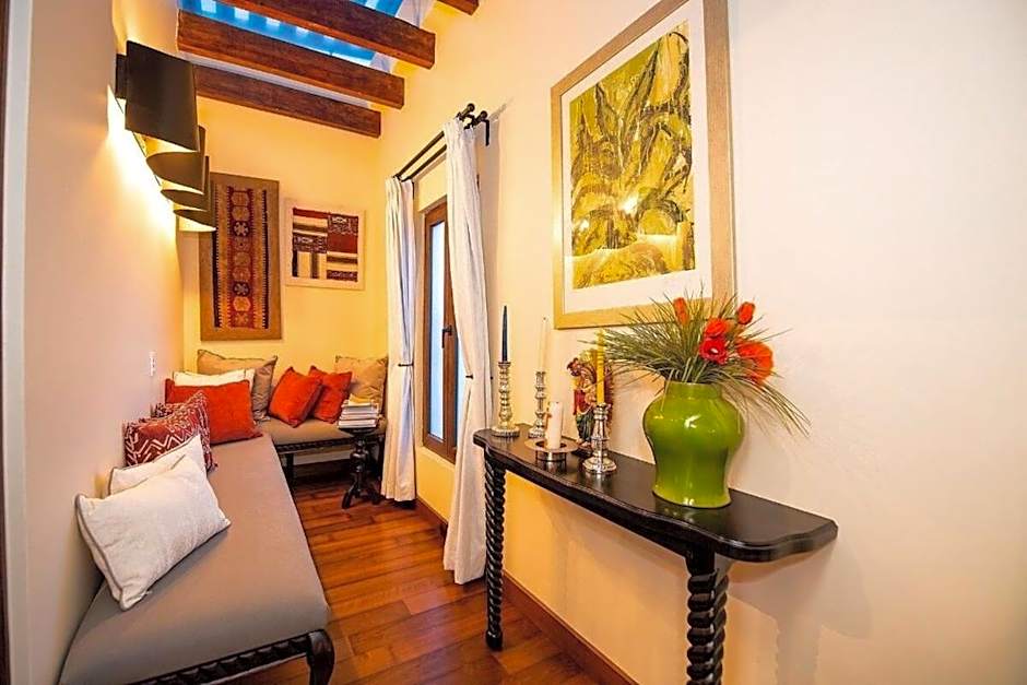 Exclusive Luxury Guest Center House