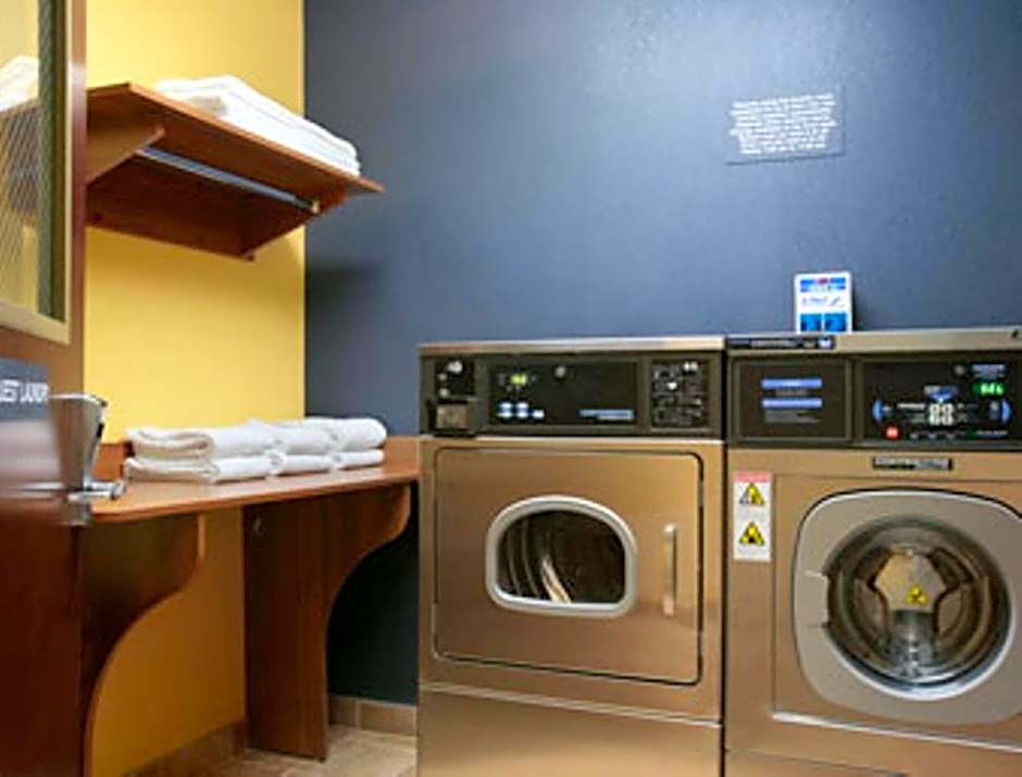 Microtel Inn & Suites By Wyndham Chili/Rochester Airport