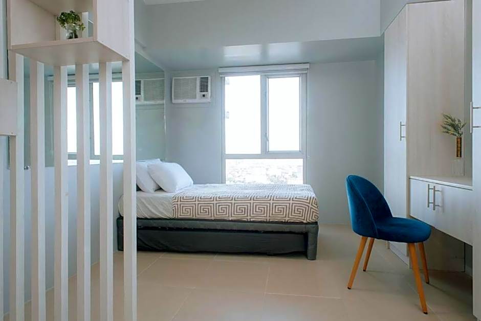 Studio Unit at Avida Towers Riala Tower 2 Cebu IT Park with Pool and Wifi