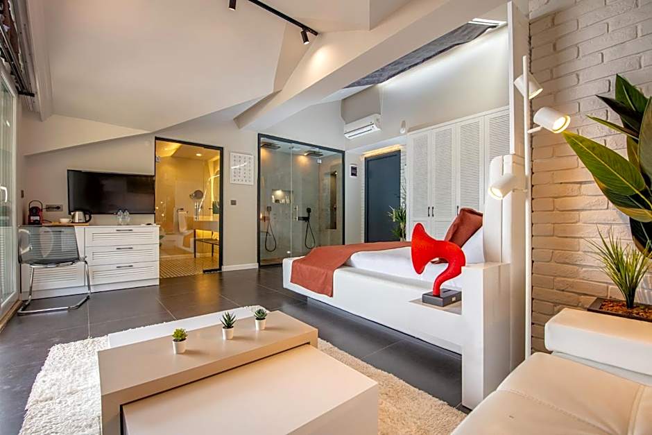 Photo 1 of 4 of Honeymoon Suite