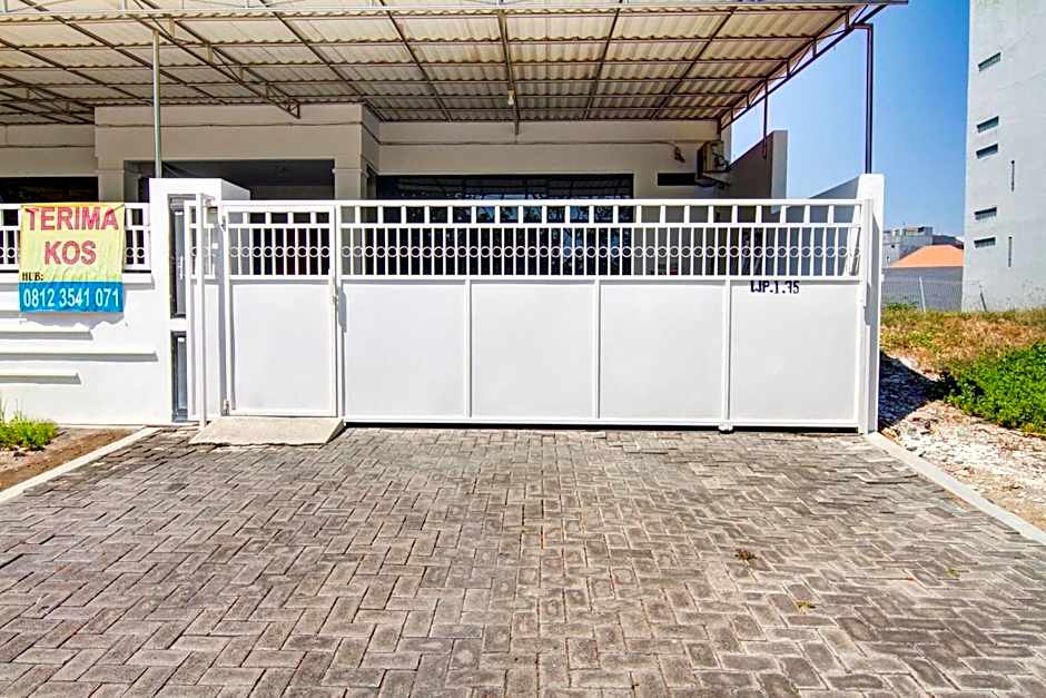 OYO Life 89990 Kost Waterfront 75 Sub