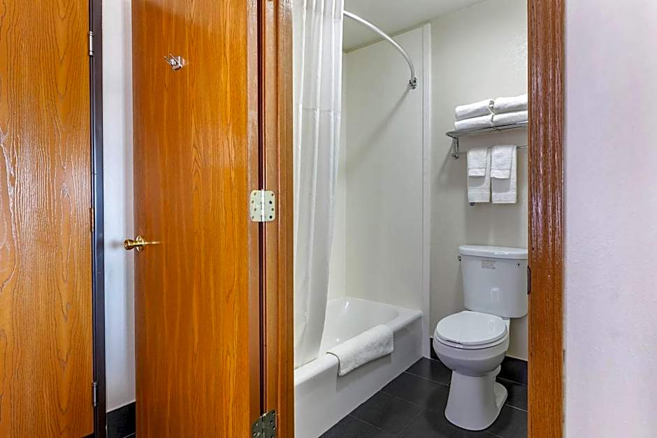 Quality Inn New London