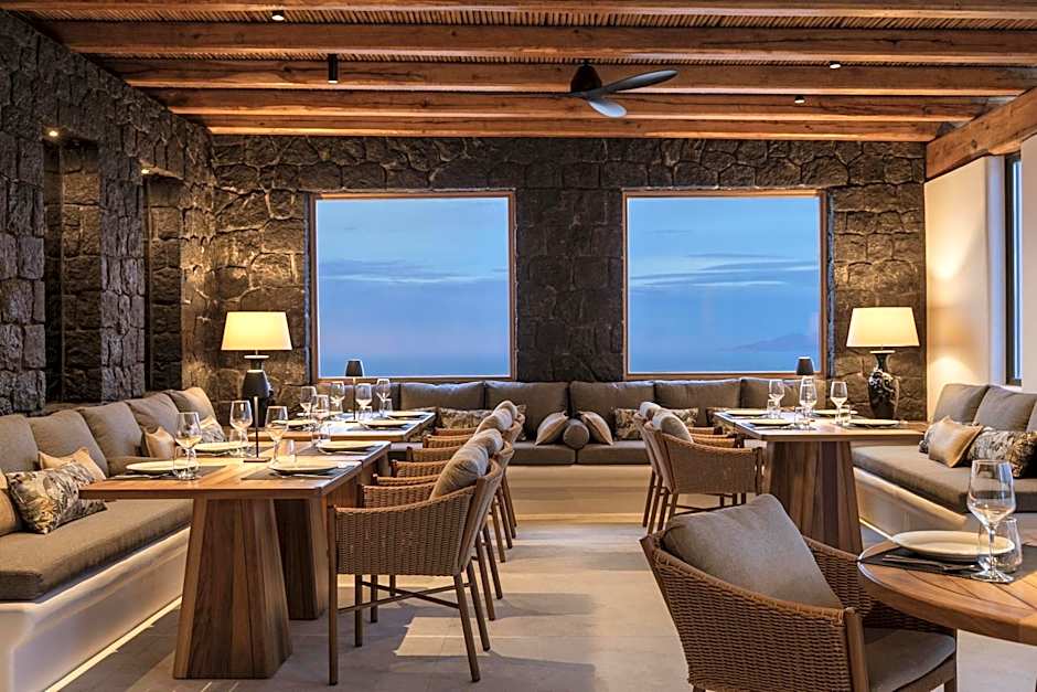 NĒRO Boutique Hotel