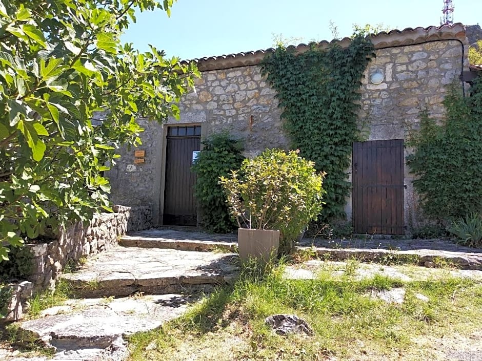 Le rocher de Sampzon