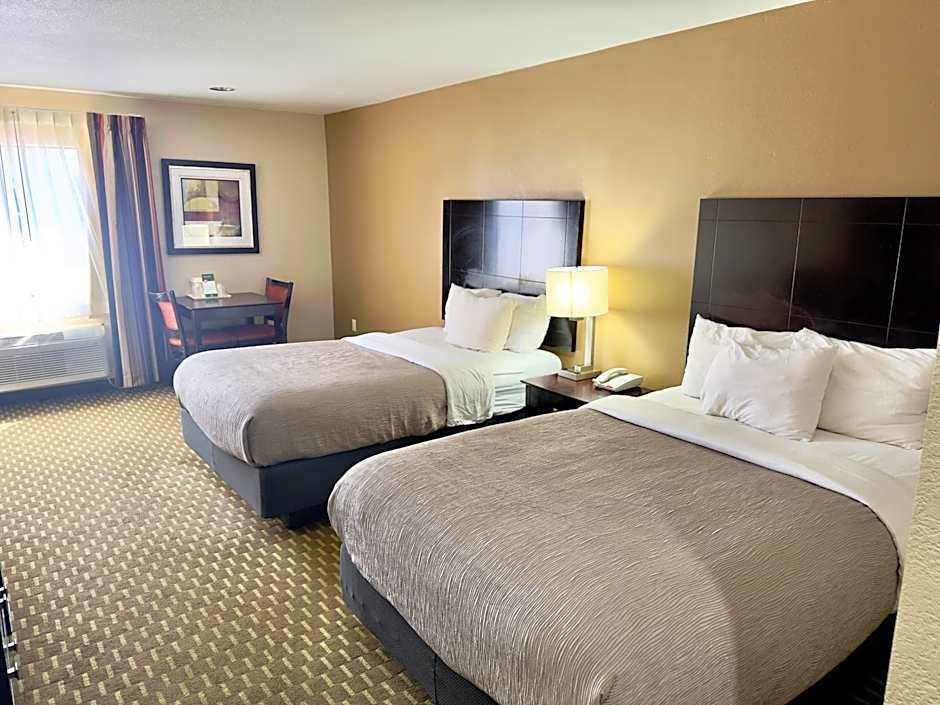 Quality Inn & Suites Pine Bluff