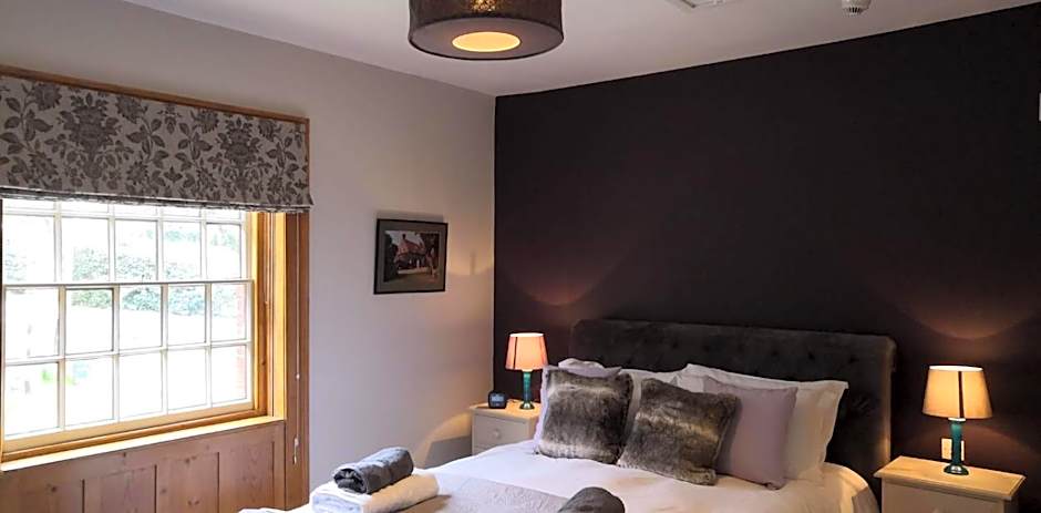 The Three Horseshoes