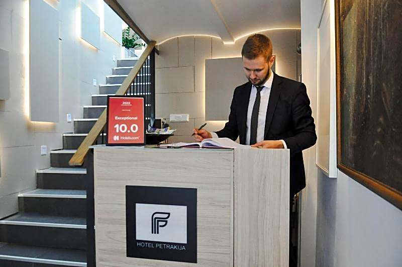 Hotel Petrakija