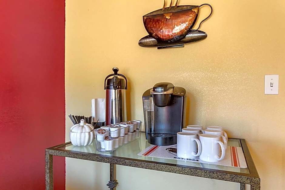 Suburban Studios Albuquerque Uptown