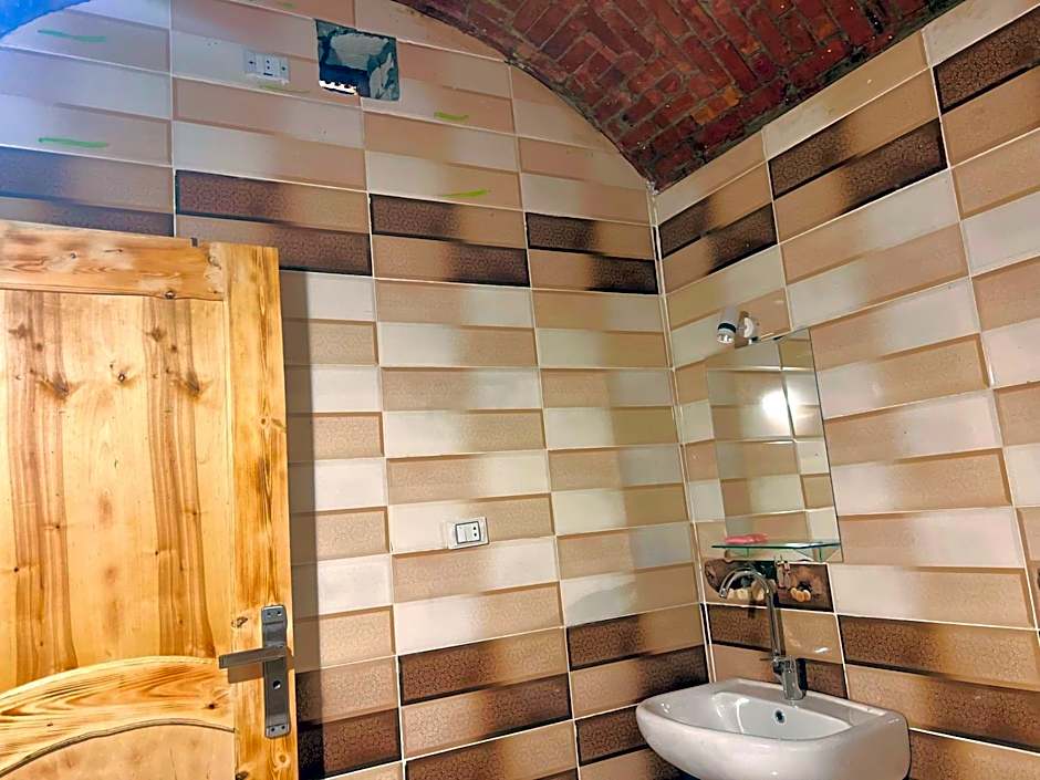 Salatoos Mango Garden and Guesthouse