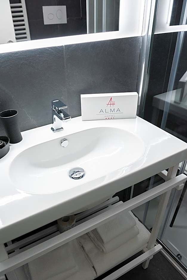 Alma Hotel