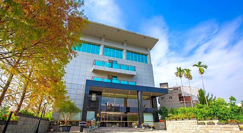 F Hotel - Chiayi