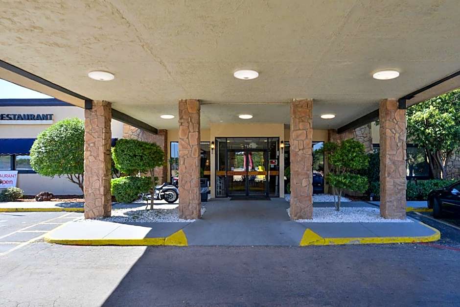 The Inn And Suites At 34 Fifty