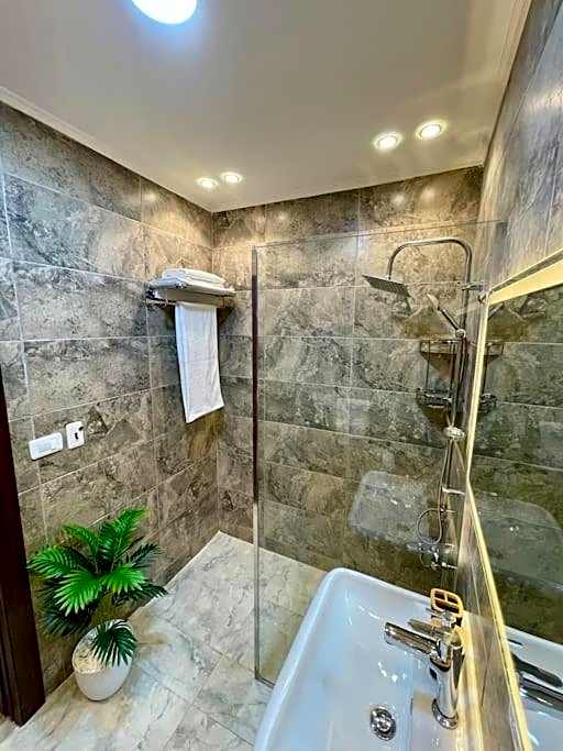 3BR luxury apt near AUC newCairo