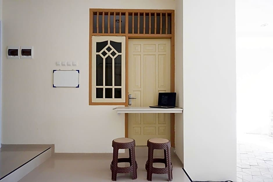 RedDoorz near Ambarrukmo Plaza Mall