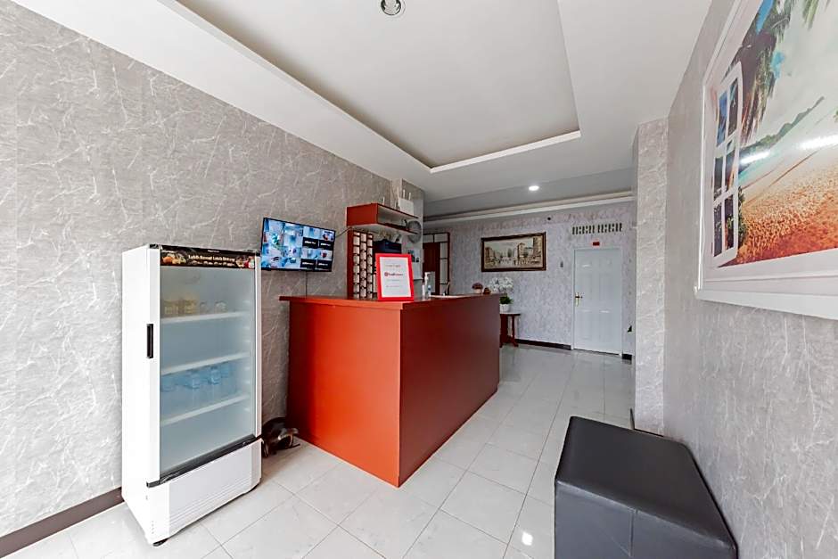 RedDoorz Syariah Plus near Tugu Bubur Ayam Cianjur