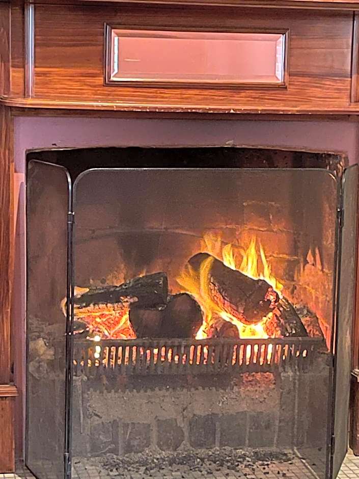 HISTORIC STAR LODGE and STATION MASTERS HOUSE NARRANDERA