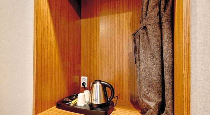 Blanc Business Hotel