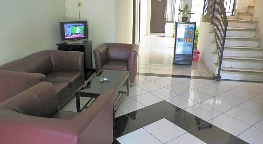 RedDoorz @ Jalan Sriwijaya Semarang