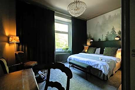 Standard King Room with City View - Non-Smoking