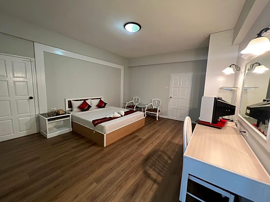 Chao Phya Grand Hotel