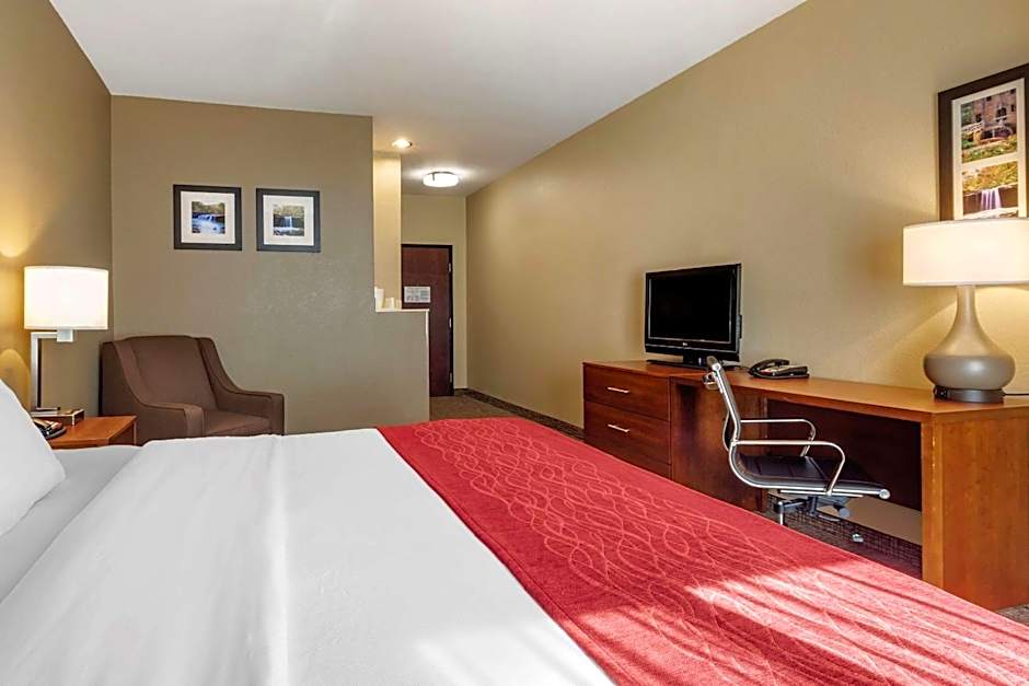 Comfort Inn & Suites Russellville I-40