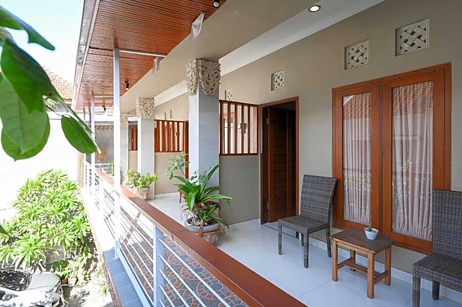 RedDoorz near Mertasari Beach 2