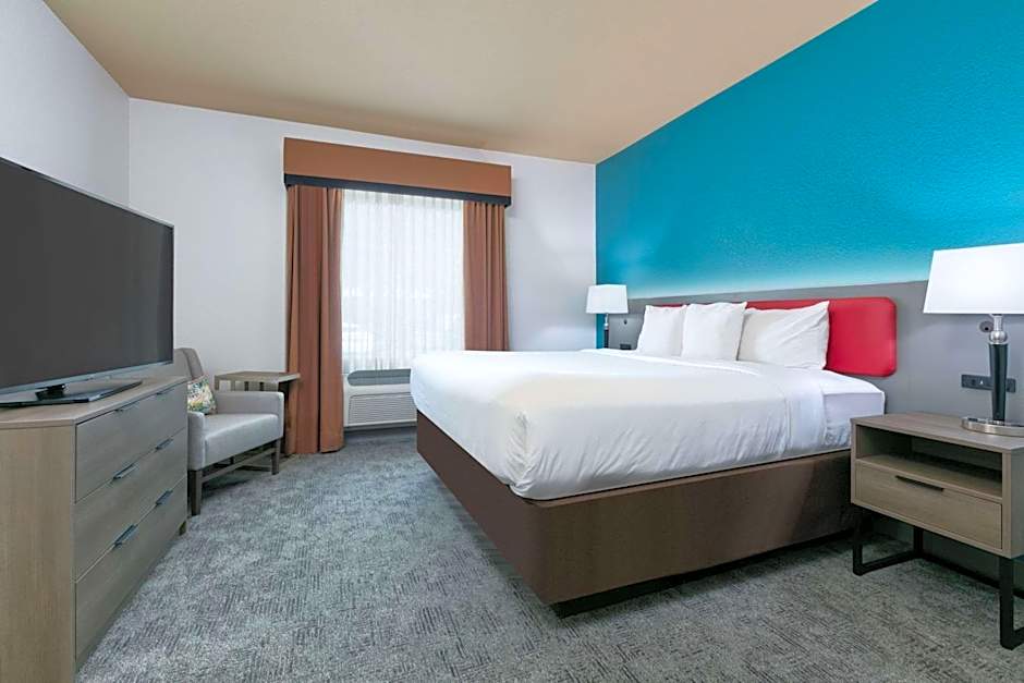 Photo 1 of 7 of 1 King Bed Suite