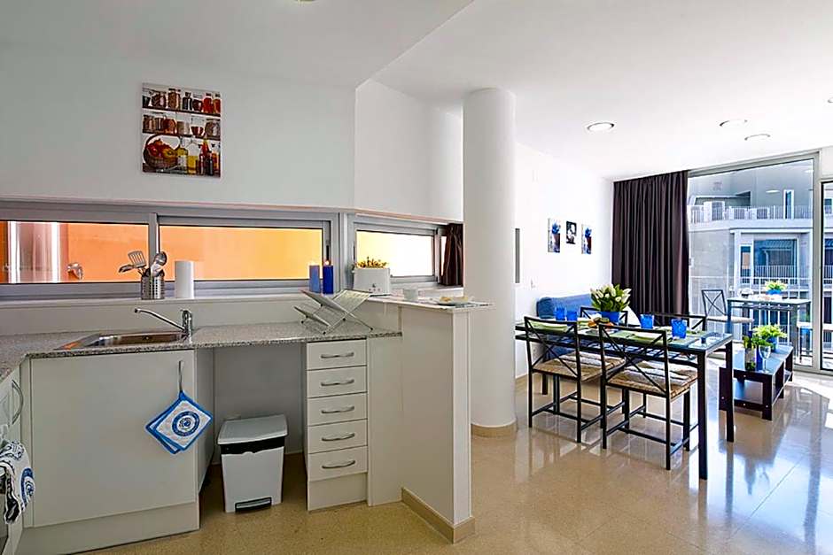 Charmsuites Paralel Apartments