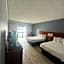 Super 8 by Wyndham Dallas Love Field Airport