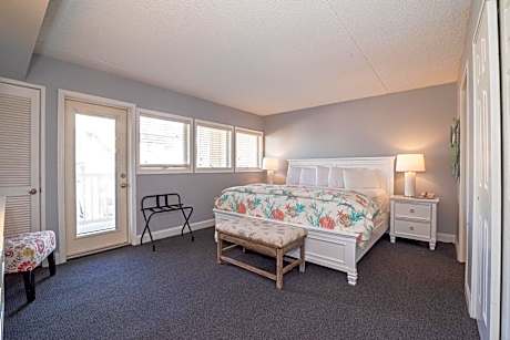 Deluxe King Suite