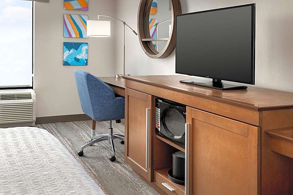 Hampton Inn By Hilton & Suites Lake Mary At Colonial Townpark