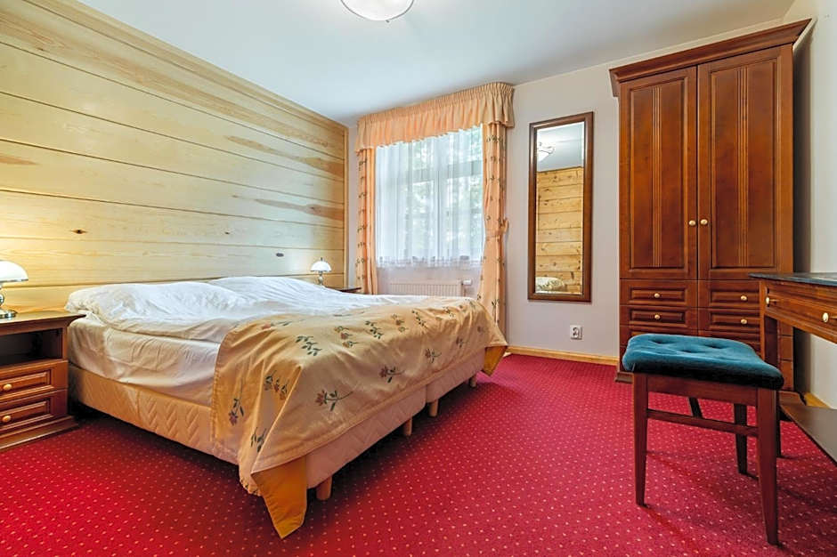 Hotel Dworek Wapionka