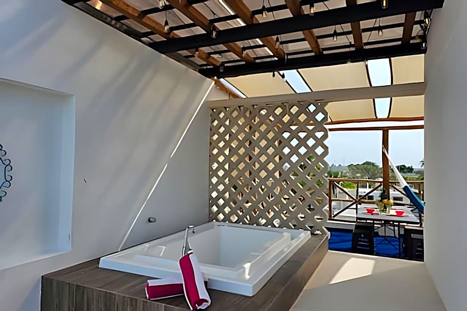Villa con alberca, a una cuadra del mar