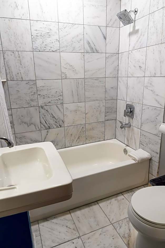 Inn On St. Ann, A French Quarter Guest Houses Property