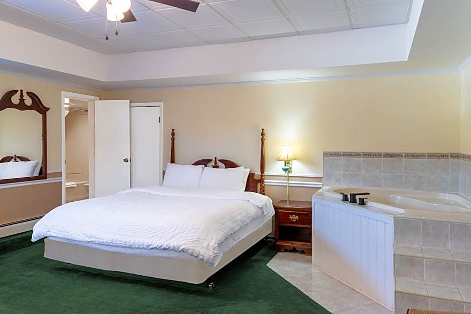 Sara Placid Inn & Suites