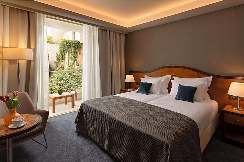 Hotel More