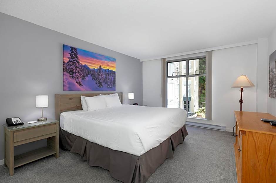 The Woodrun Lodge by Whiski Jack