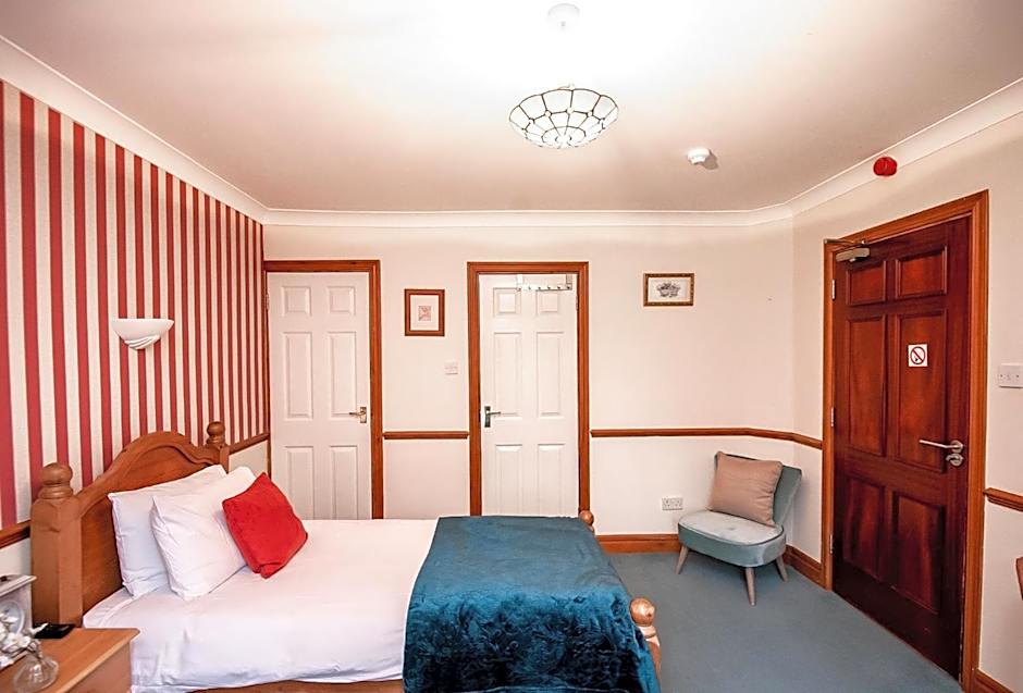 Trivelles Waterhall Country Gatwick Hotel & airport parking