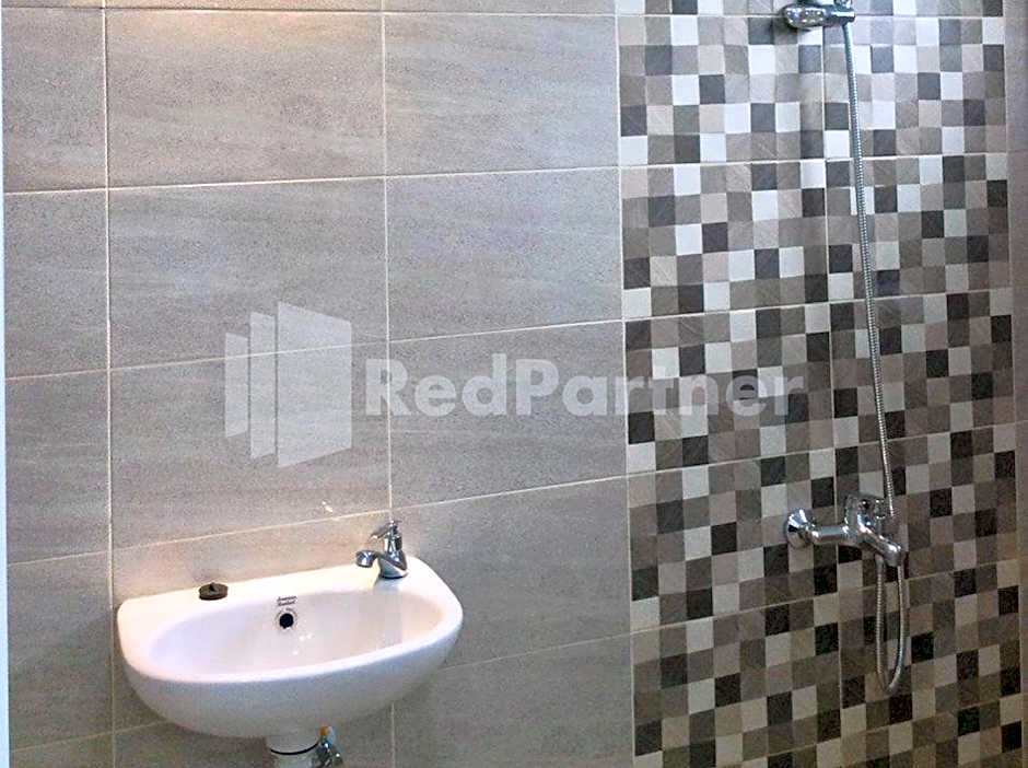 TERRA Guesthouse JEC Mitra RedDoorz