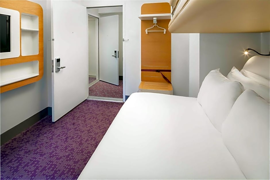 YOTEL New York Times Square