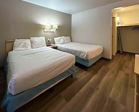 Quadruple Room - Non-Smoking