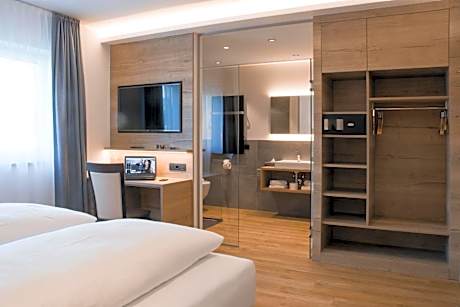 Patrix Hotel, Restaurant, Bar