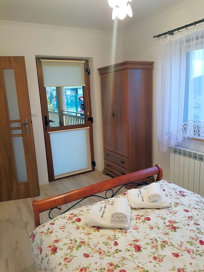 Domki i Pokoje u Borsa