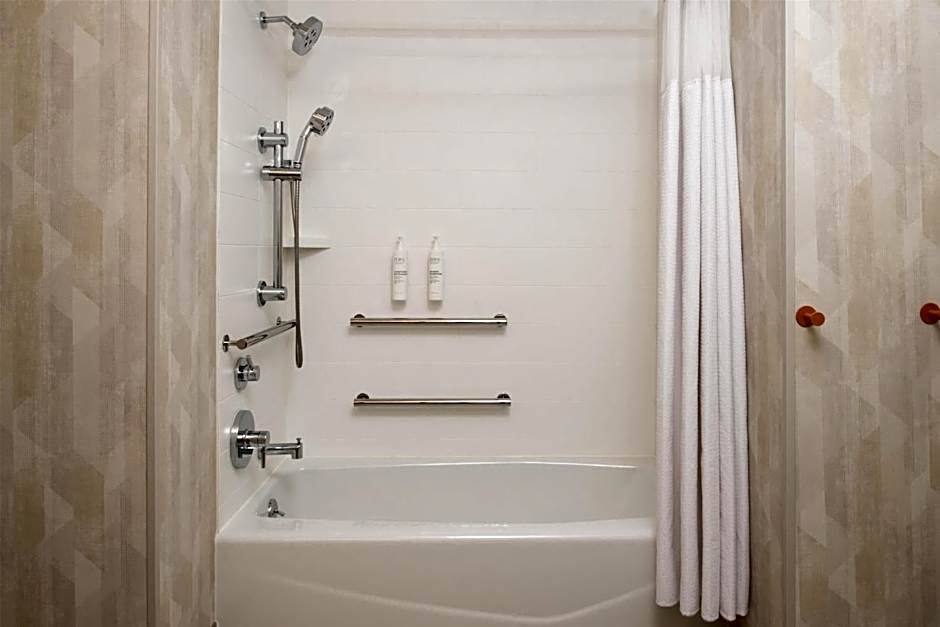 Hampton Inn By Hilton & Suites Redding