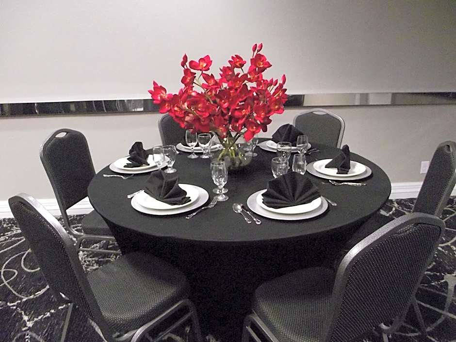 Clarion Inn Des Moines Airport