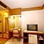 Silom Avenue Inn Hotel