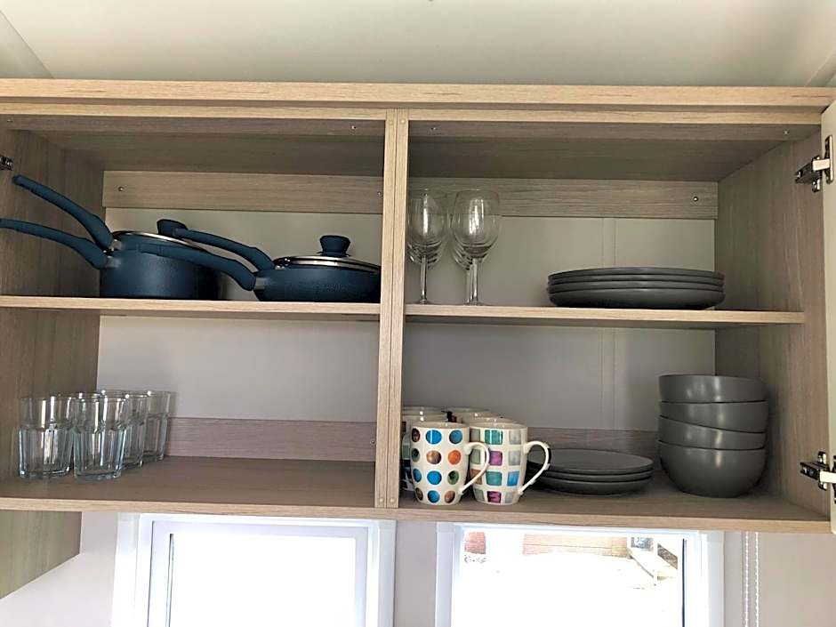 Delightful 2-bed static set in a peaceful village